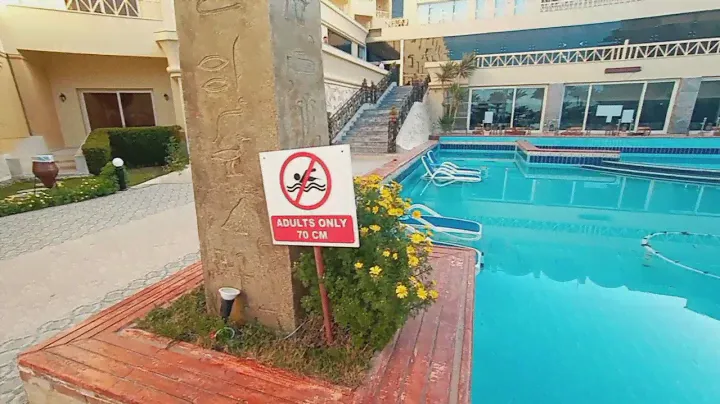 Отель Amc Royal Hotel & SPA Хургада - бассейн