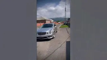 В Осетии девушка подарила автомобиль вернувшему с войны мужу)